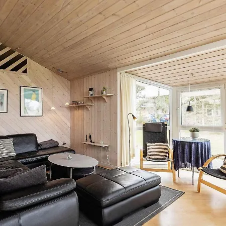 10 Person In Lokken-by Traum Løkken