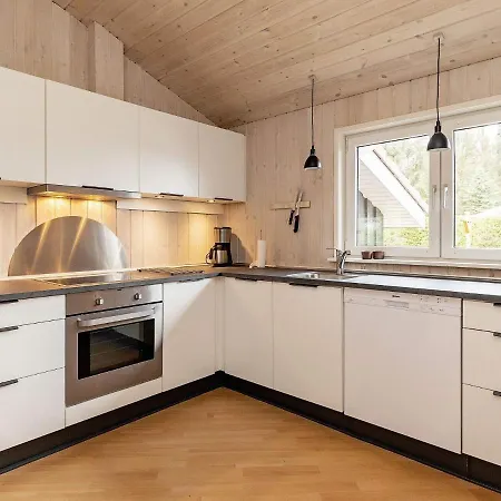 10 Person In Lokken-by Traum Løkken