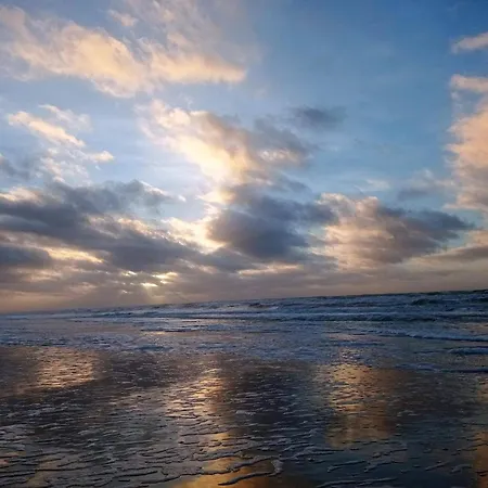 10 Person In Lokken-by Traum *