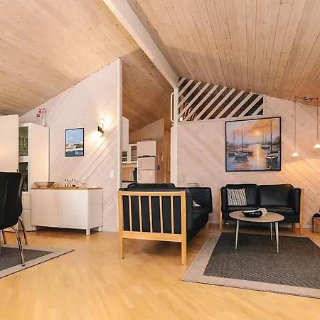 10 Person In Lokken-by Traum 洛肯