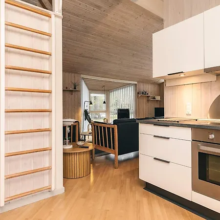 度假居 10 Person In Lokken-by Traum