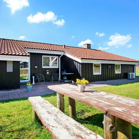 10 Person In Lokken-by Traum *