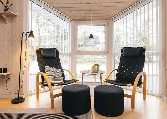 10 Person In Lokken-by Traum Løkken